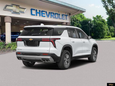 New 2026 Chevrolet Traverse LT w/ Driver Confidence Package image 2