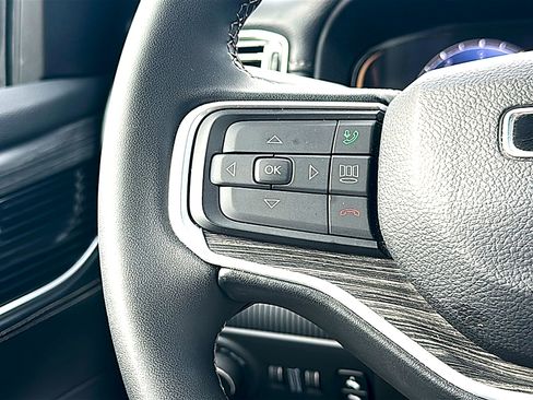 Used 2024 Jeep Wagoneer L Series II image 30