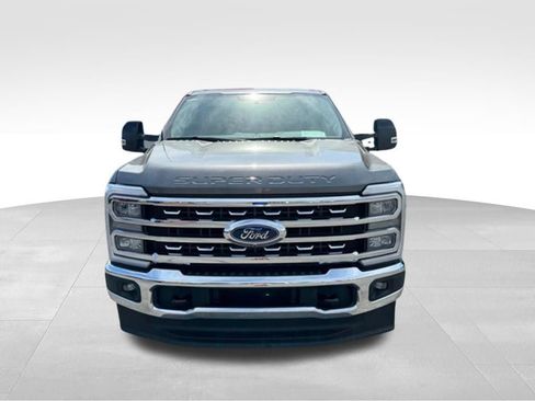 Used 2025 Ford F250 Lariat AWD/4WD image 11