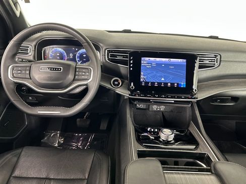 Used 2024 Jeep Wagoneer Series II image 19