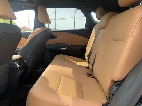 Used 2025 Lexus RX 350 Premium w/ Accessory Package (Z1) image 32