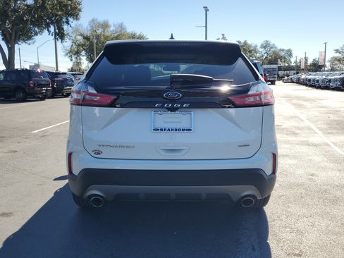 Certified 2022 Ford Edge Titanium w/ Equipment Group 301A image 8