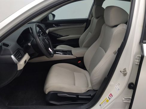 Used 2018 Honda Accord LX image 17