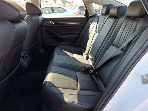 Used 2019 Honda Accord Touring image 10