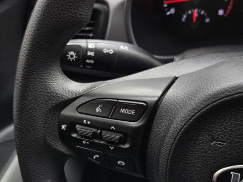 Used 2021 Kia Rio S FWD image 31