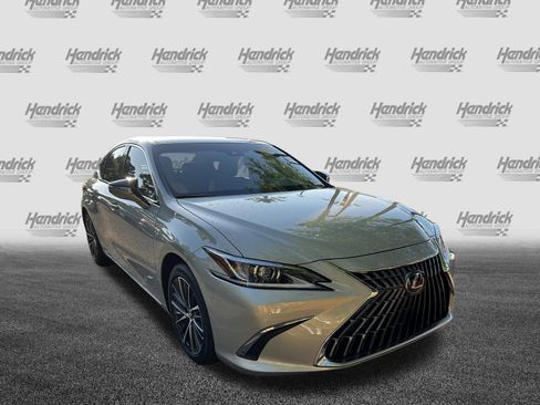 Used 2024 Lexus ES 350 w/ Premium Package FWD image 2
