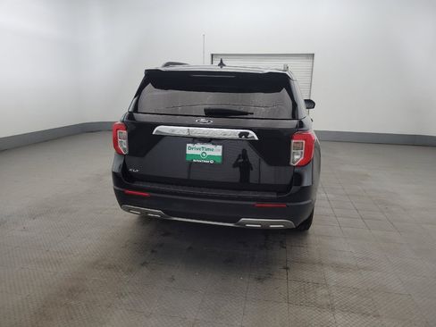 Used 2023 Ford Explorer XLT w/ Equipment Group 202A image 7