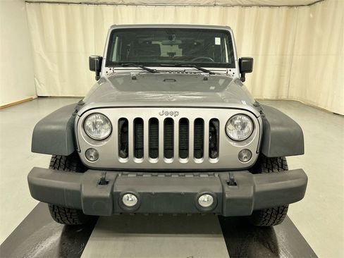 Used 2015 Jeep Wrangler Sport image 3