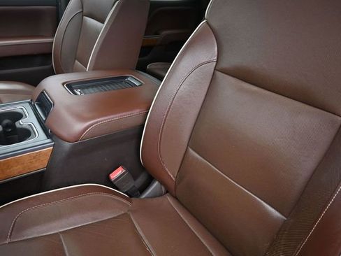 Used 2019 Chevrolet Silverado 2500 High Country w/ Duramax Plus Package image 17