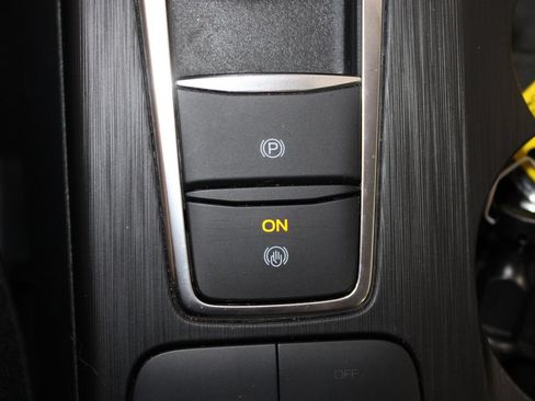 Used 2025 Ford Escape Active AWD/4WD image 38