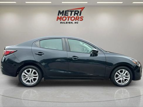 Used 2016 Scion iA image 8