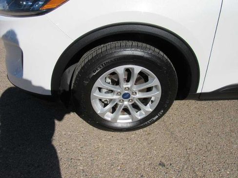 Certified 2022 Ford Escape SE w/ Cold Weather Package image 3