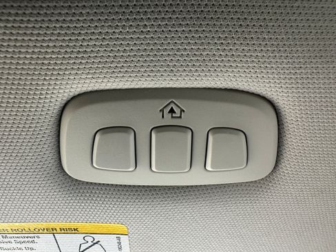 Used 2025 Ford Expedition Active AWD/4WD image 37