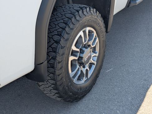 Certified 2023 GMC Sierra 2500 SLT AWD/4WD image 13