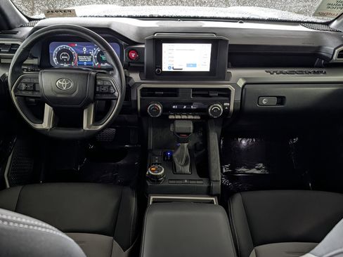Certified 2024 Toyota Tacoma TRD Off-Road AWD/4WD image 11
