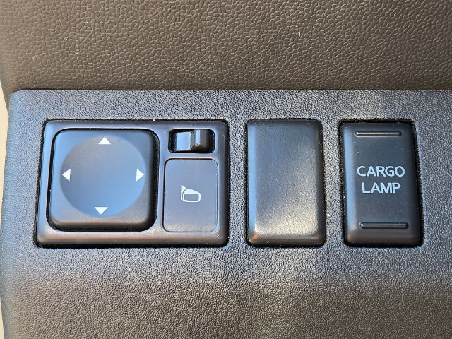 Used 2012 Nissan Frontier PRO-4X w/ Pro-4x Luxury Pkg AWD/4WD image 10