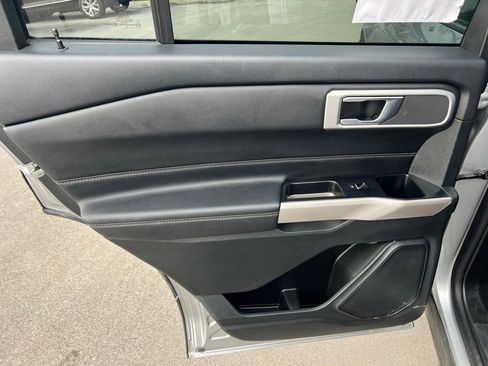 Used 2023 Ford Explorer XLT w/ Equipment Group 202A AWD/4WD image 19