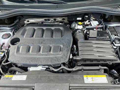 Used 2025 Volkswagen Tiguan SE R-Line AWD/4WD image 18
