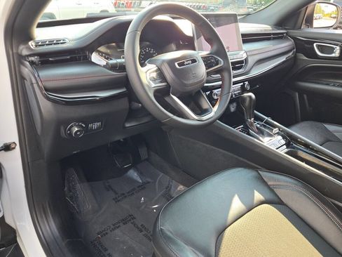Certified 2025 Jeep Compass Trailhawk AWD/4WD image 30