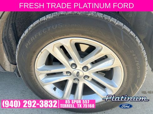 Used 2015 Ford Explorer XLT w/ Equipment Group 202B FWD image 3