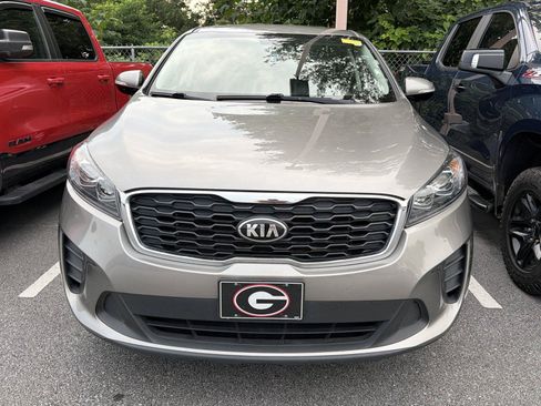 Used 2019 Kia Sorento L FWD image 2