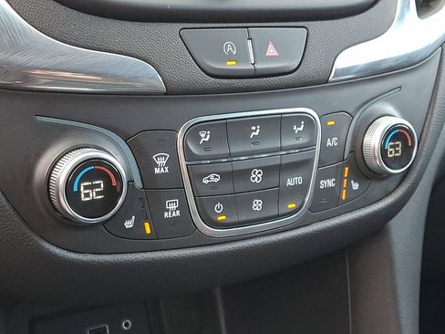 Used 2023 Chevrolet Equinox LT AWD/4WD image 17