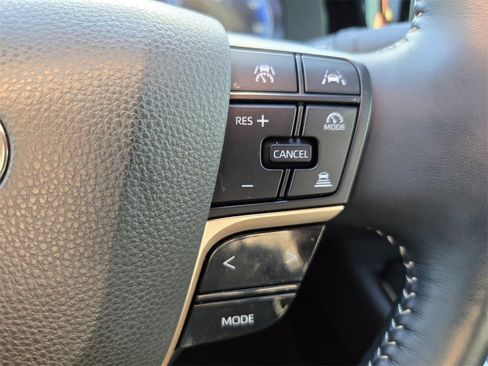 Used 2024 Toyota Crown Limited image 22