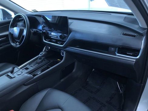 Certified 2025 Toyota Grand Highlander AWD image 25
