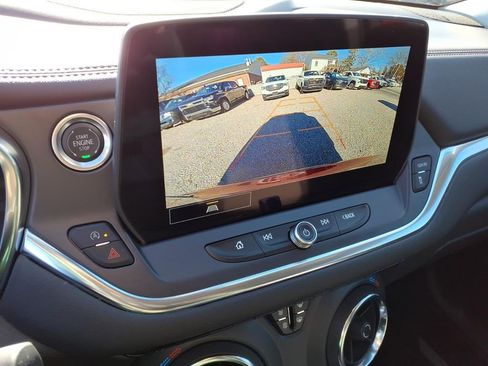 Used 2025 Chevrolet Blazer LT w/ Convenience Package image 22