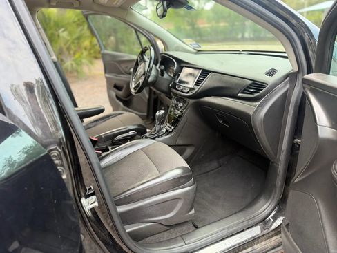 Used 2018 Buick Encore Sport Touring FWD image 6