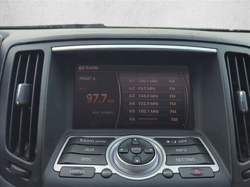 Used 2009 INFINITI G37 Journey w/ Premium Pkg image 18