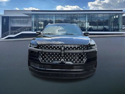 New 2026 Lincoln Navigator L Black Label AWD/4WD image 2