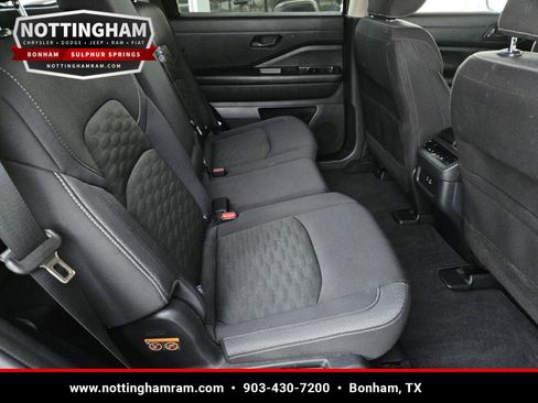 Used 2024 Nissan Pathfinder SV FWD image 34