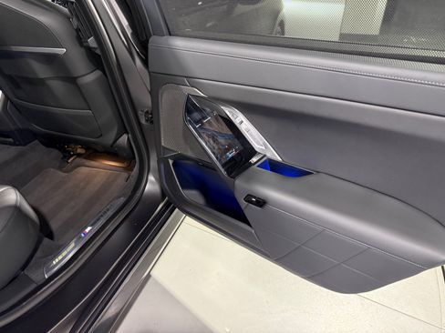 Used 2023 BMW 740i w/ Parking Assistance Package RWD image 61