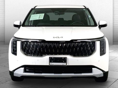 Certified 2026 Kia Carnival FWD image 2