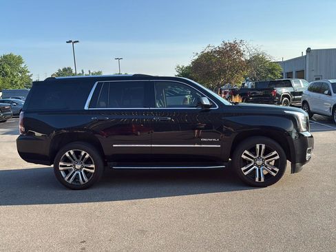 Used 2017 GMC Yukon Denali w/ Open Road Package AWD/4WD image 2