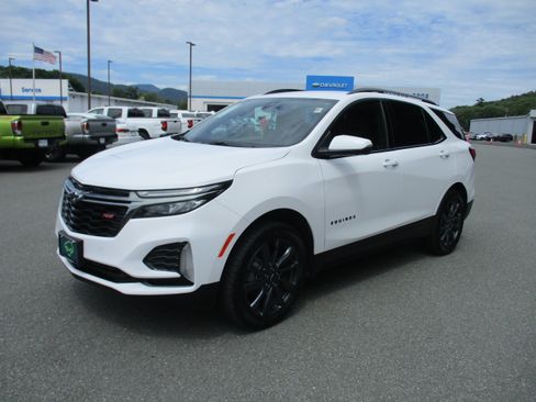 Certified 2022 Chevrolet Equinox RS w/ Infotainment Package AWD/4WD image 1