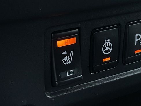 Used 2024 Nissan Frontier SV w/ Technology Package RWD image 28