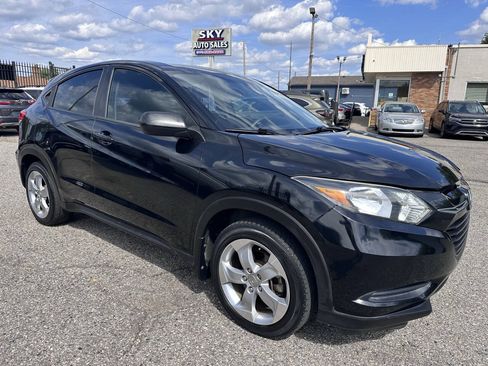 Used 2016 Honda HR-V LX image 1