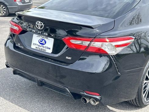 Used 2020 Toyota Camry SE image 12