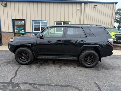 Used 2023 Toyota 4Runner TRD Off-Road Premium w/ Off Road Premium Plus Package image 3