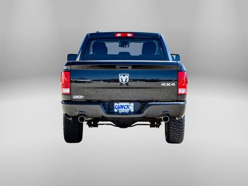 Used 2017 RAM 1500 Express AWD/4WD image 3