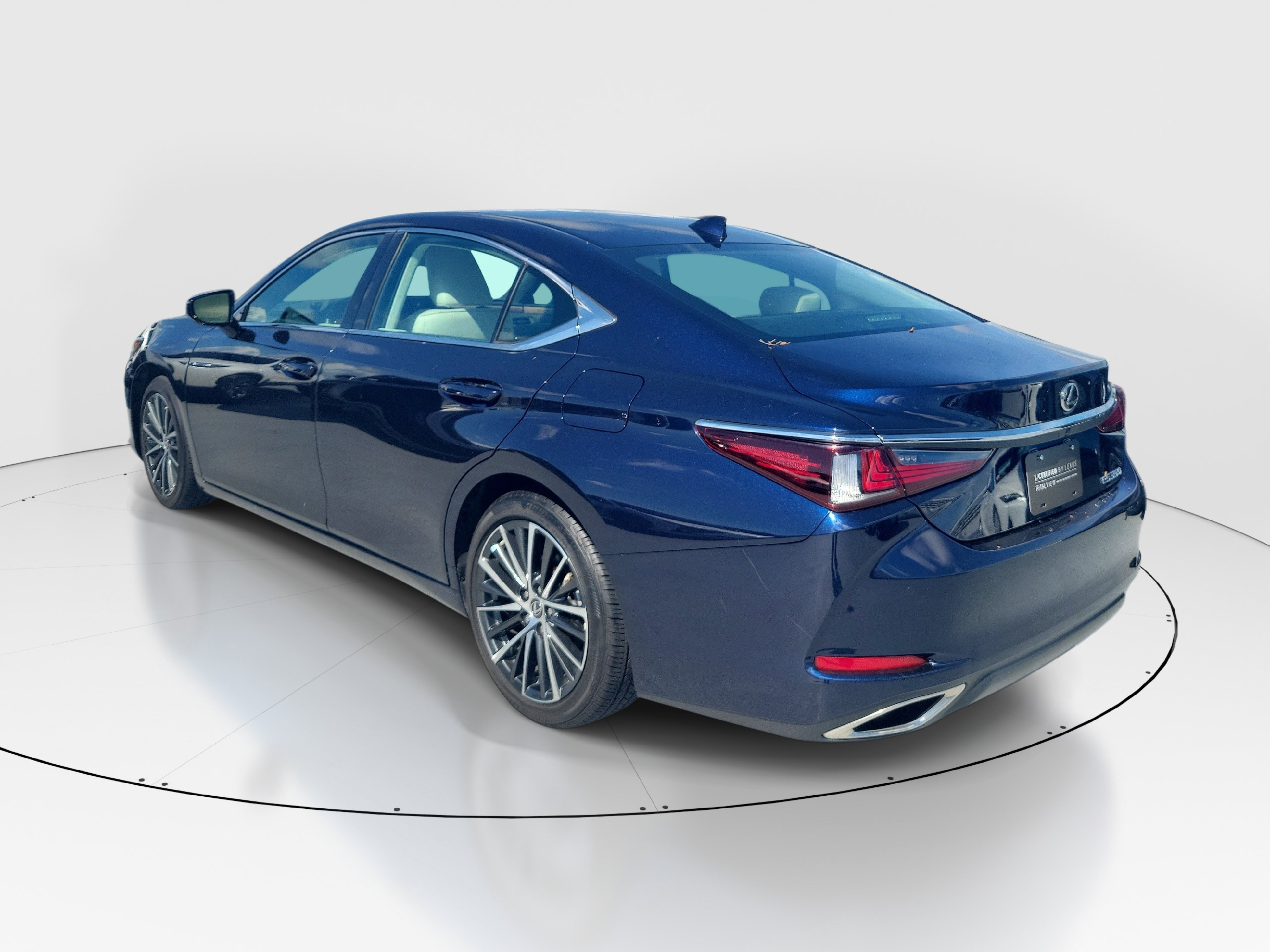 Used 2025 Lexus ES 350 w/ Premium Package FWD image 4