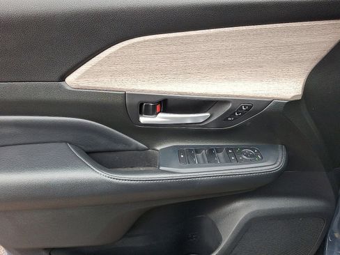 Used 2024 Toyota Grand Highlander Platinum image 13