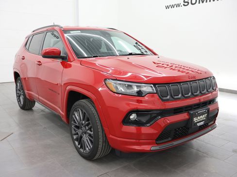 Used 2022 Jeep Compass Limited AWD/4WD image 2