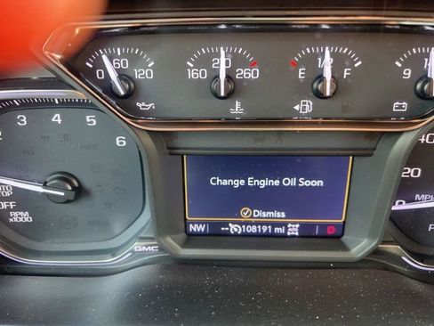 Used 2019 GMC Sierra 1500 SLT w/ SLT Premium Plus Package AWD/4WD image 17