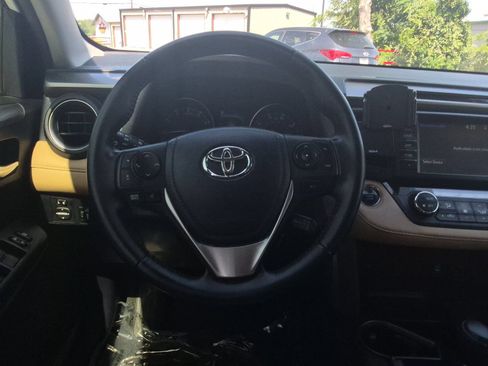 Used 2017 Toyota RAV4 XLE FWD image 13