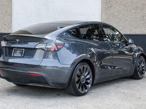 Used 2022 Tesla Model Y Performance AWD/4WD image 8