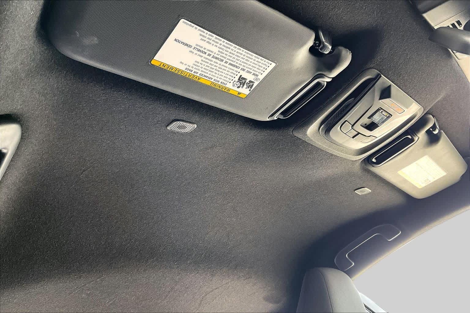 Used 2025 Toyota Corolla SE FWD image 14