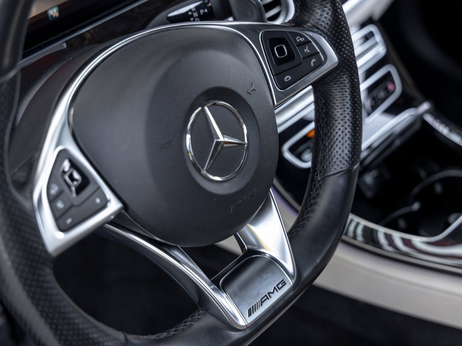 Used 2018 Mercedes-Benz E 63 AMG S image 44